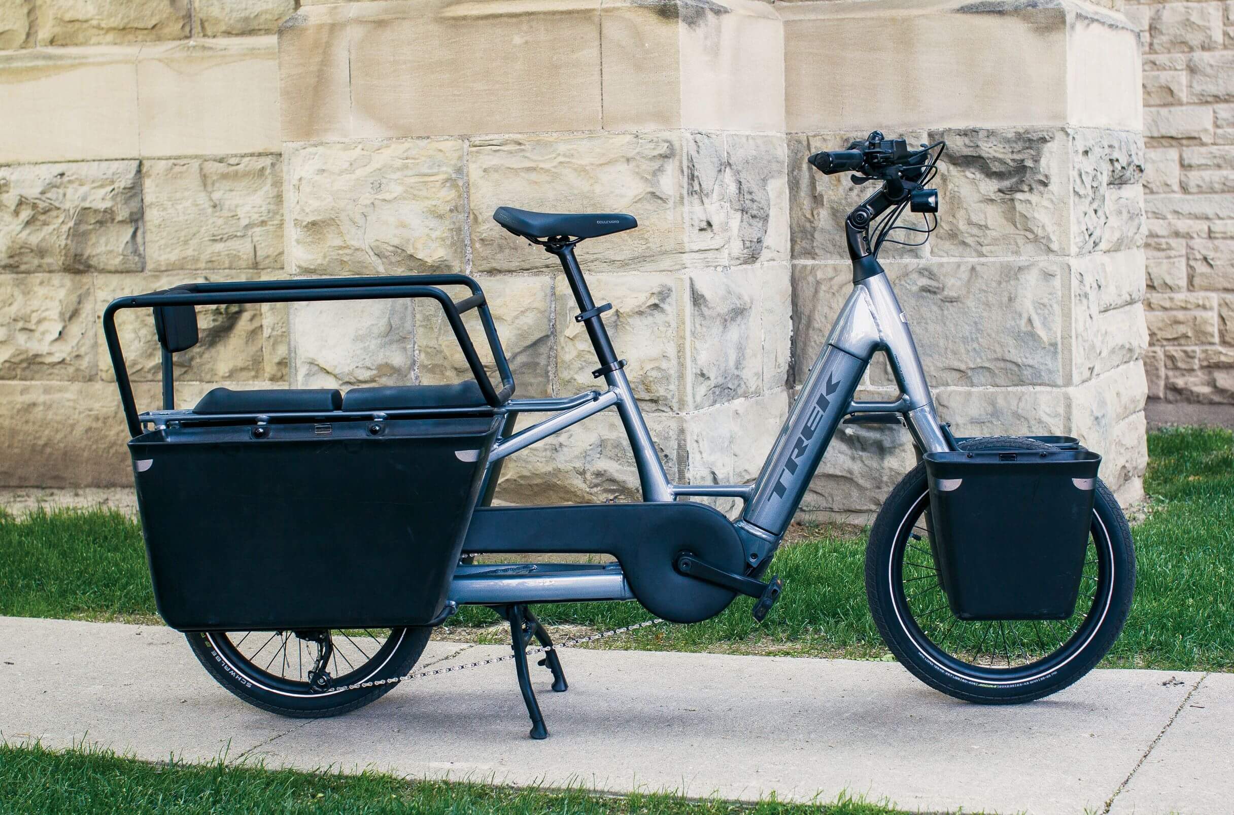 TREK Fetch+ 2 Lifestyle